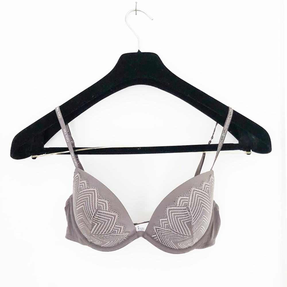 Calvin Klein /  Grey  Chevron Embossed Patterned Underwire Bra Size 34c